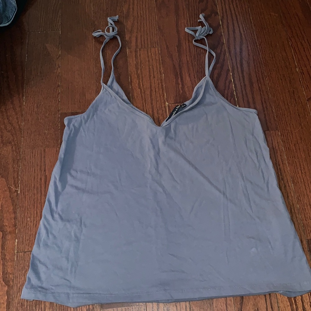 Abercrombie tank size large